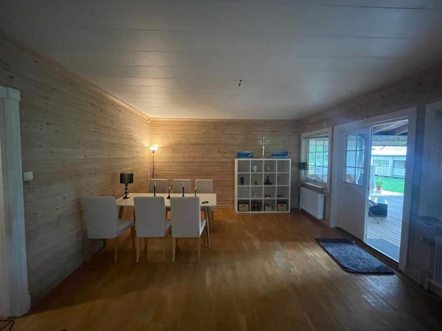 Large Cozy Villa Between Stockholm And Oslo Åmotfors エクステリア 写真